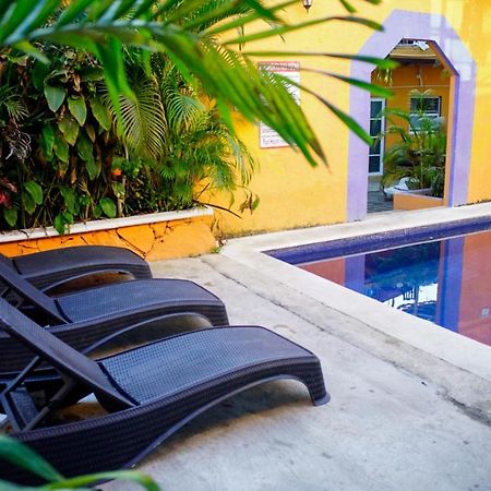 Weary Traveler Hostelトゥルム エクステリア 写真